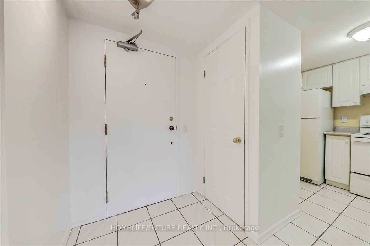 160 Wellington St E, #314