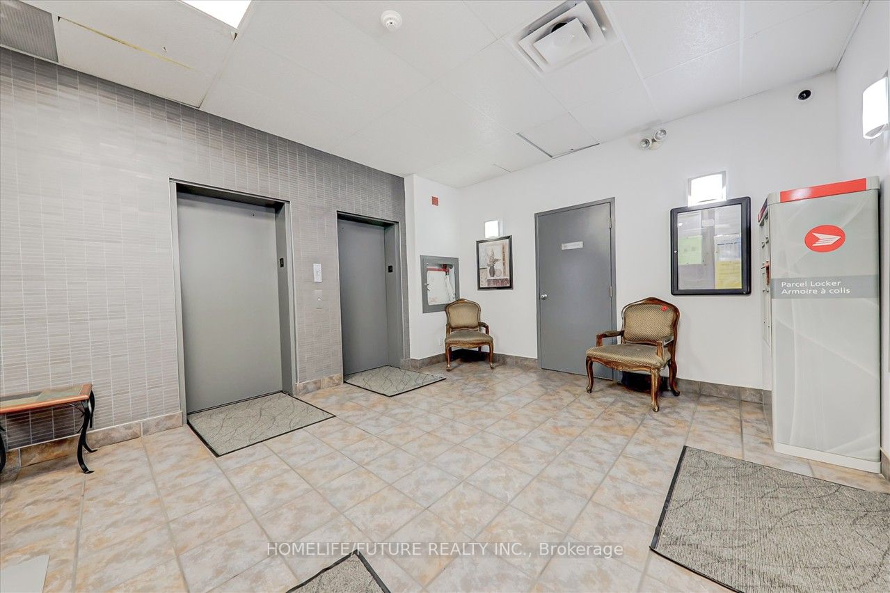 160 Wellington St E, #314