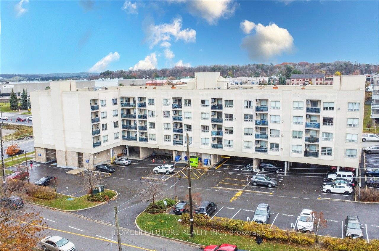 160 Wellington St E, #314