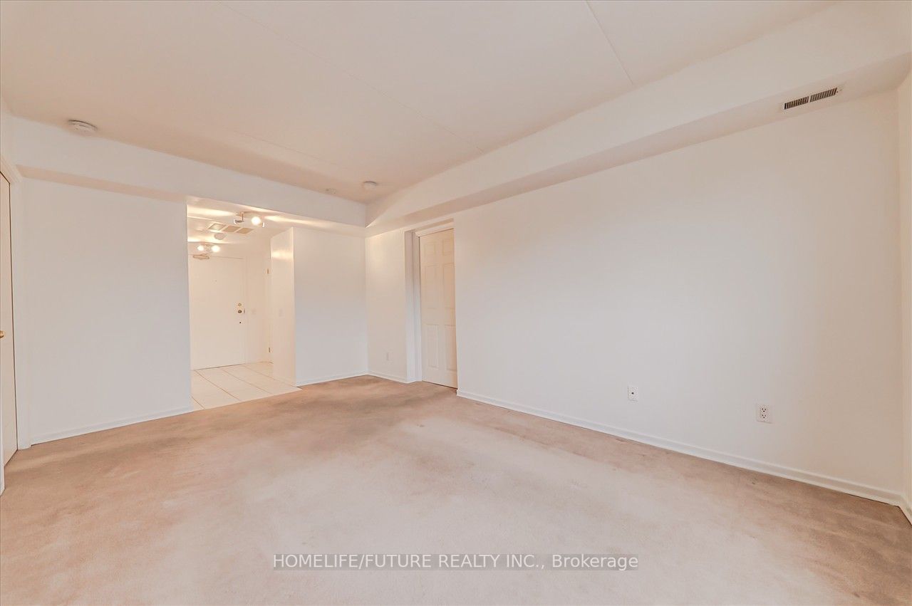 160 Wellington St E, #314