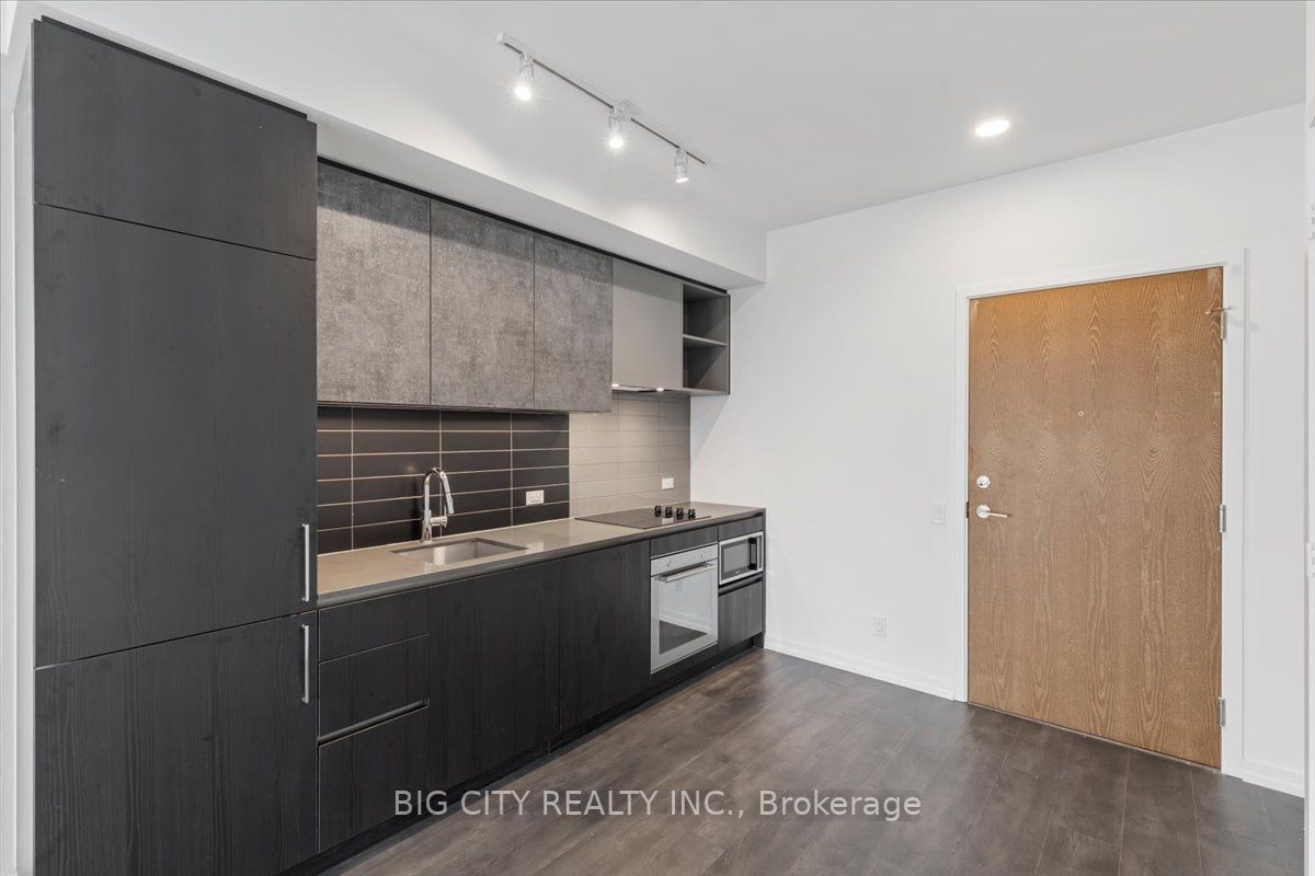 7890 Jane St, #5510