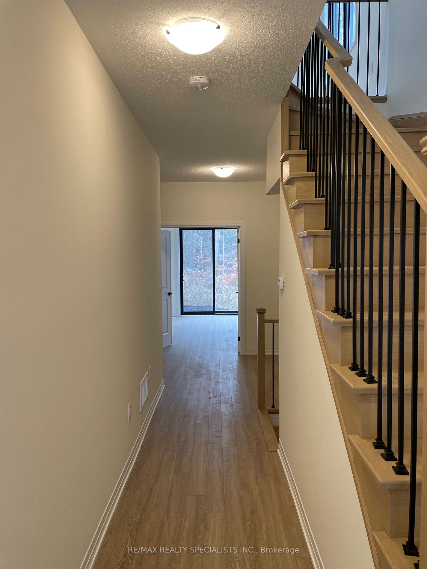 39 De La Roche Dr