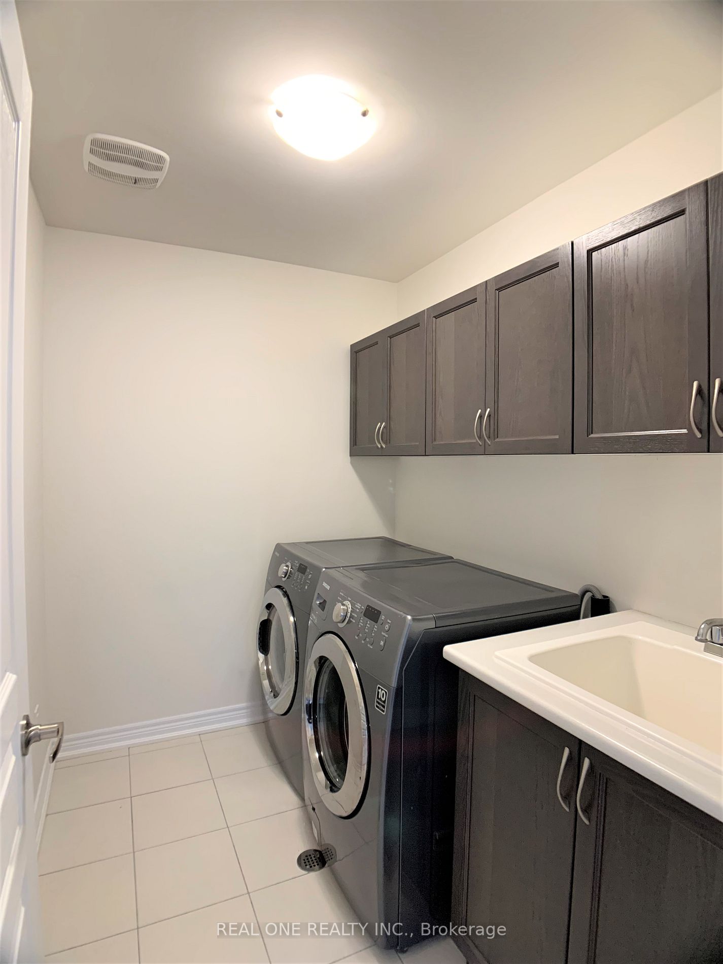 6 Walter Tunny Cres