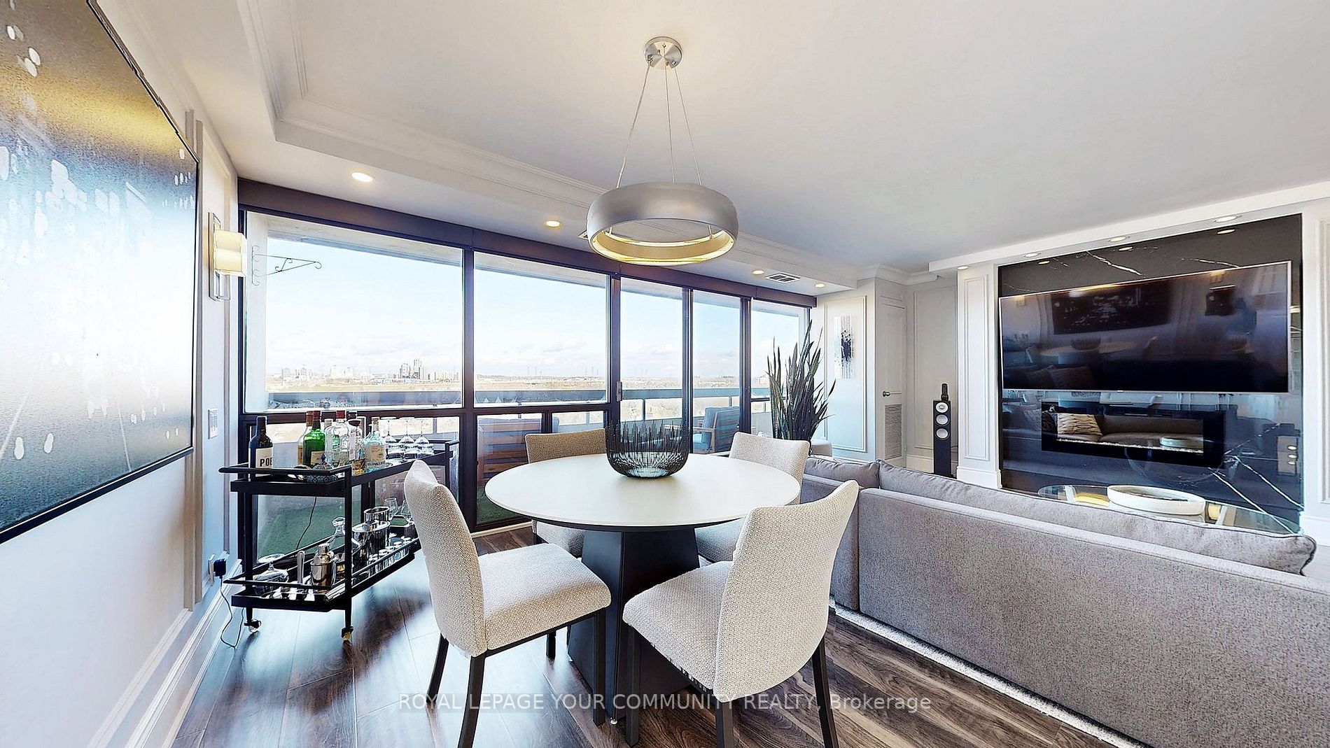 8111 Yonge St, #1408