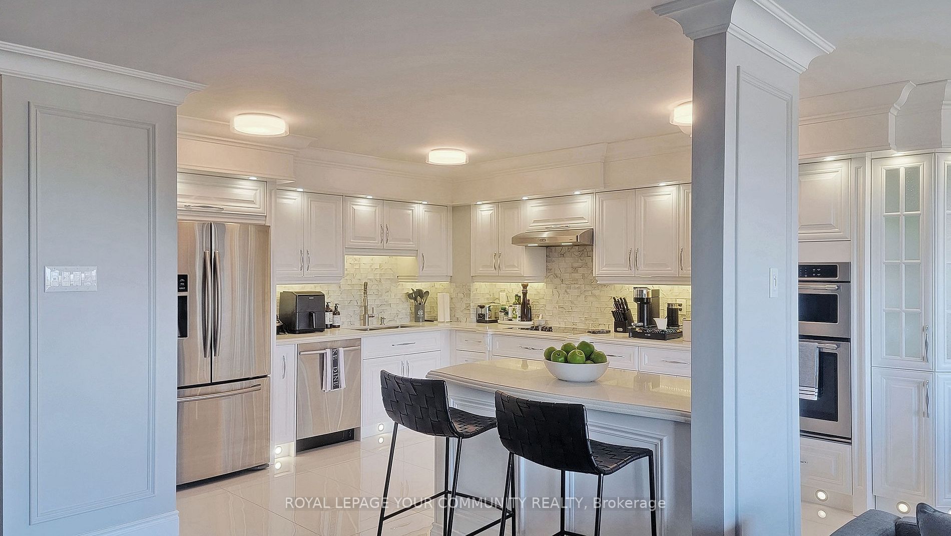 8111 Yonge St, #1408