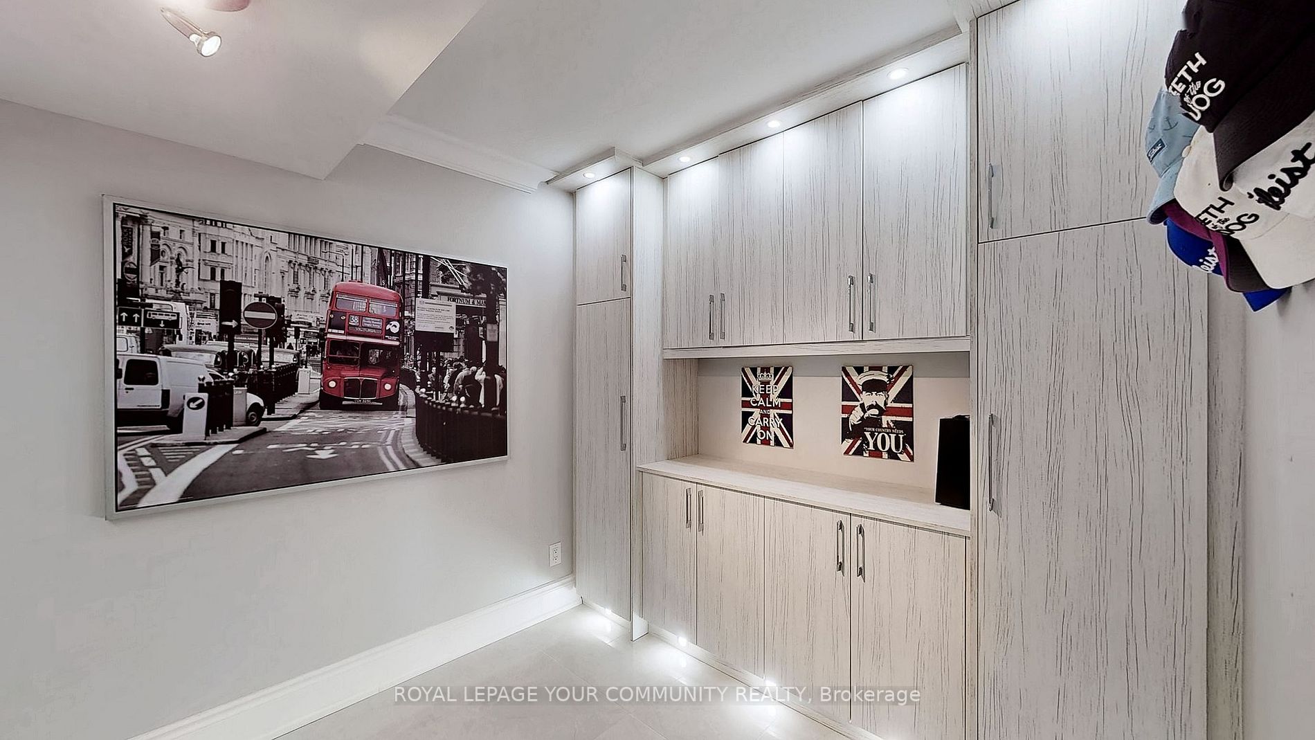 8111 Yonge St, #1408