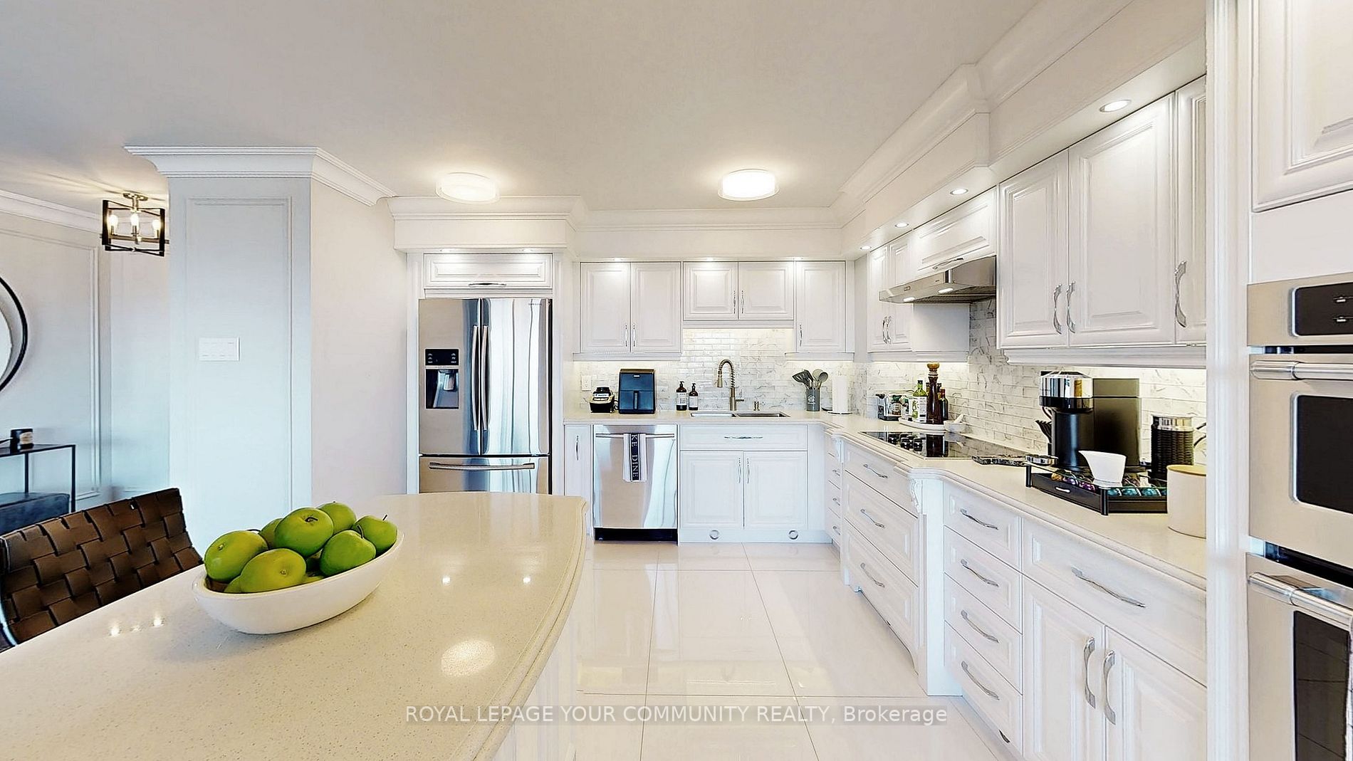 8111 Yonge St, #1408