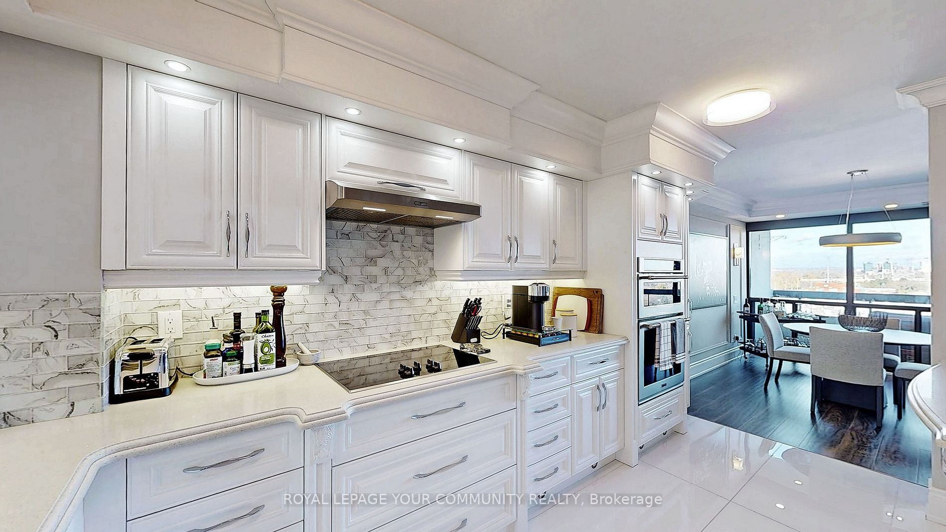 8111 Yonge St, #1408