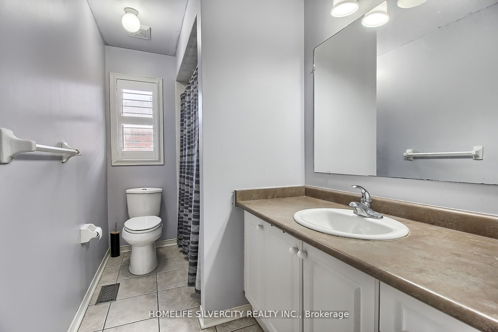 8 Prince Dr