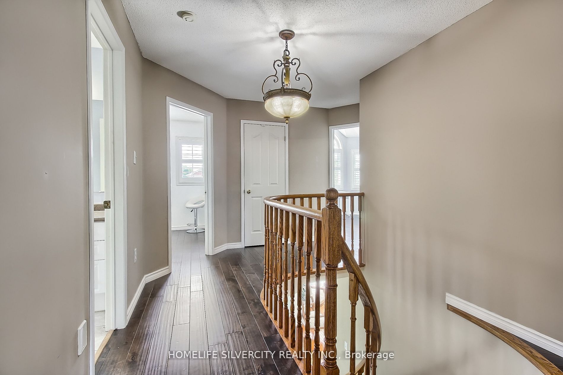 8 Prince Dr