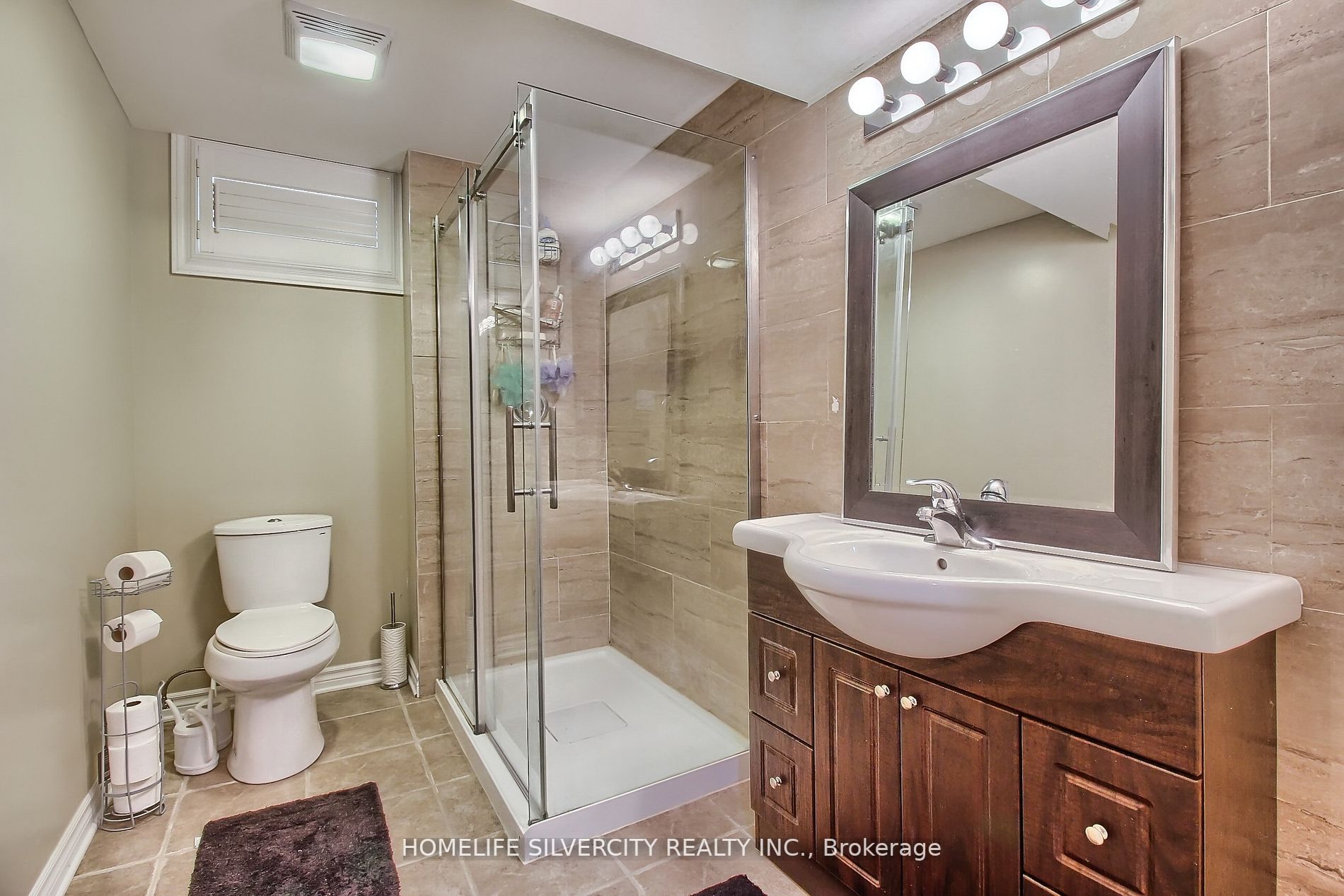 8 Prince Dr