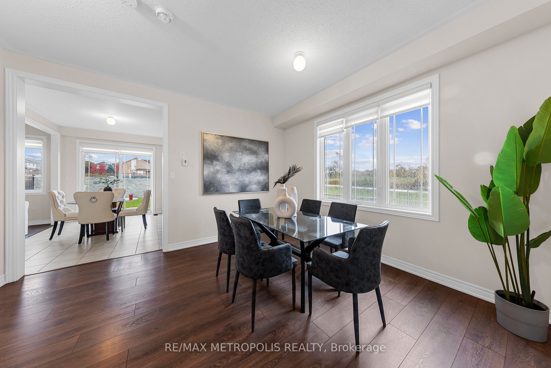16 Bell Ave