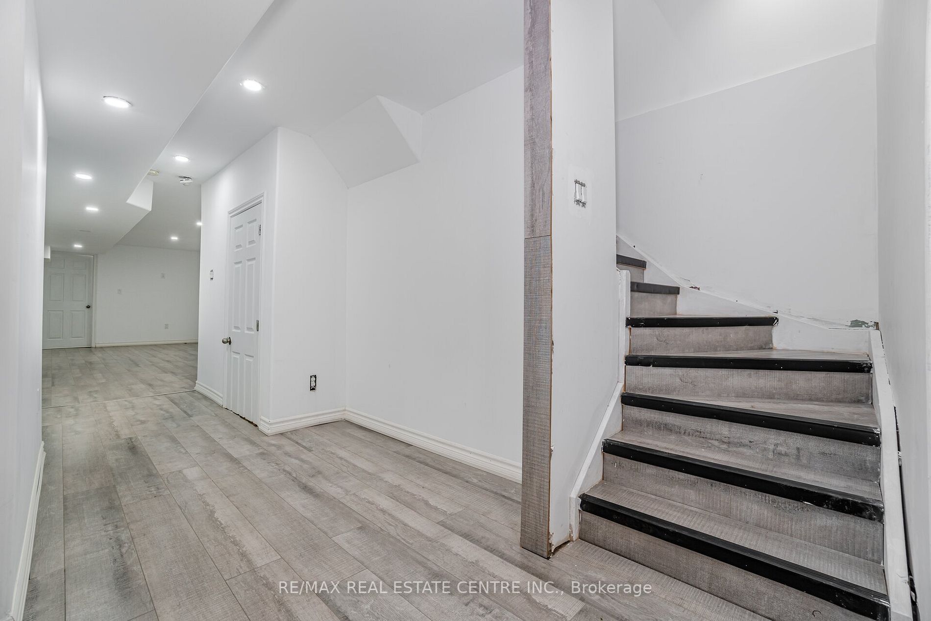 60 Walker Blvd