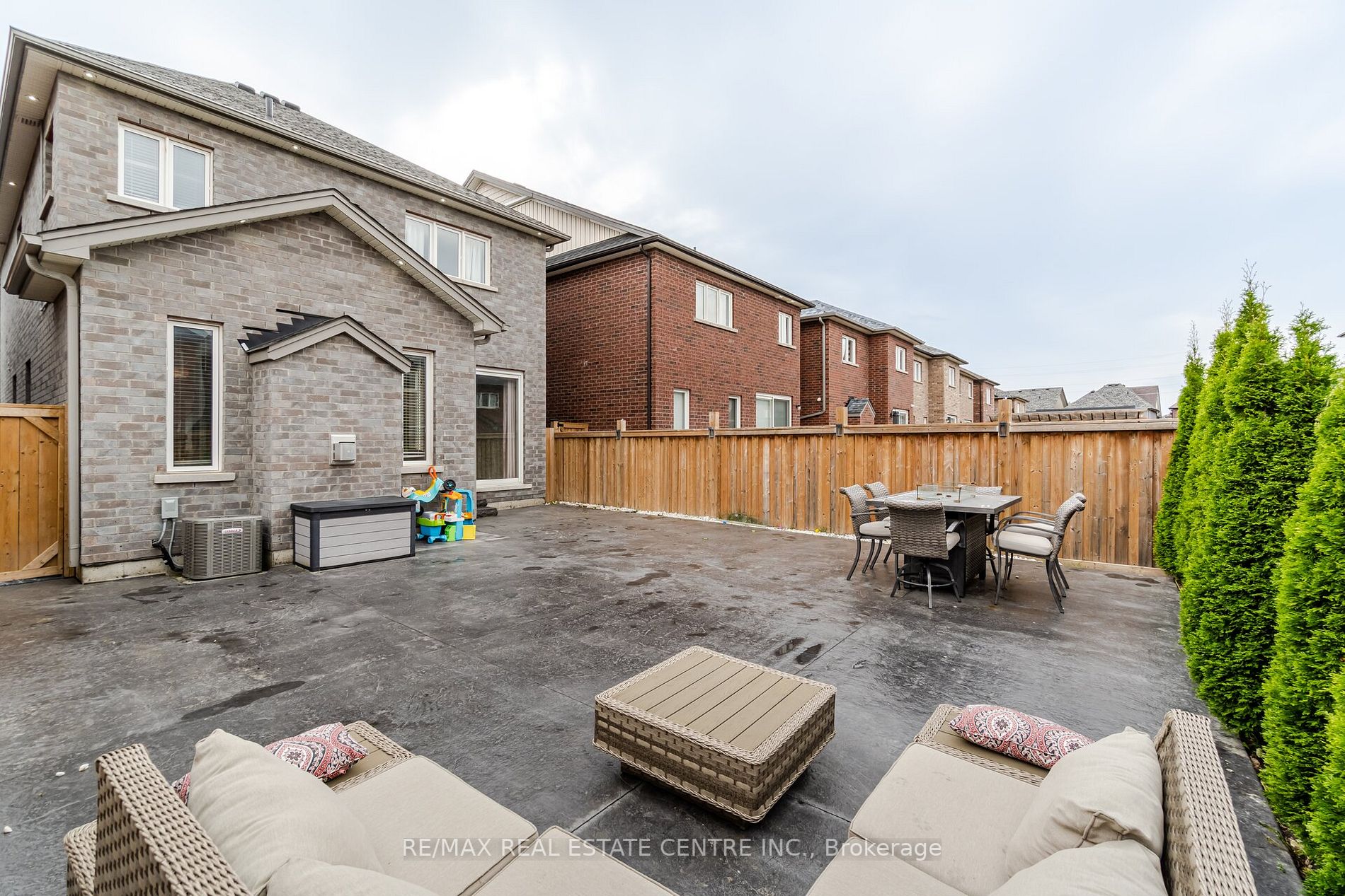 60 Walker Blvd
