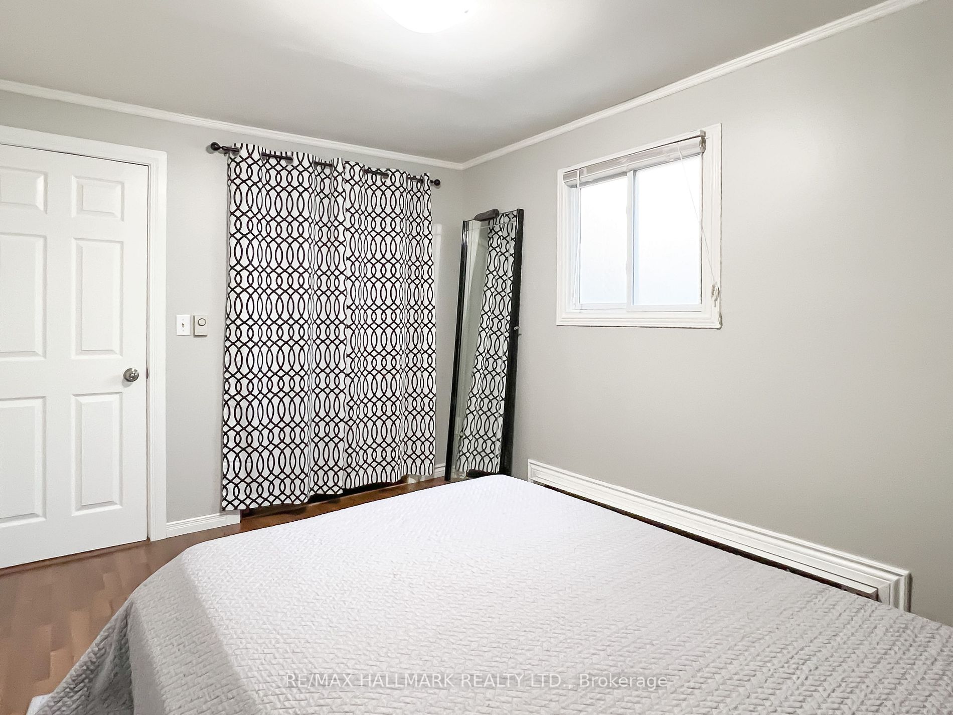 1127 Gilford Rd