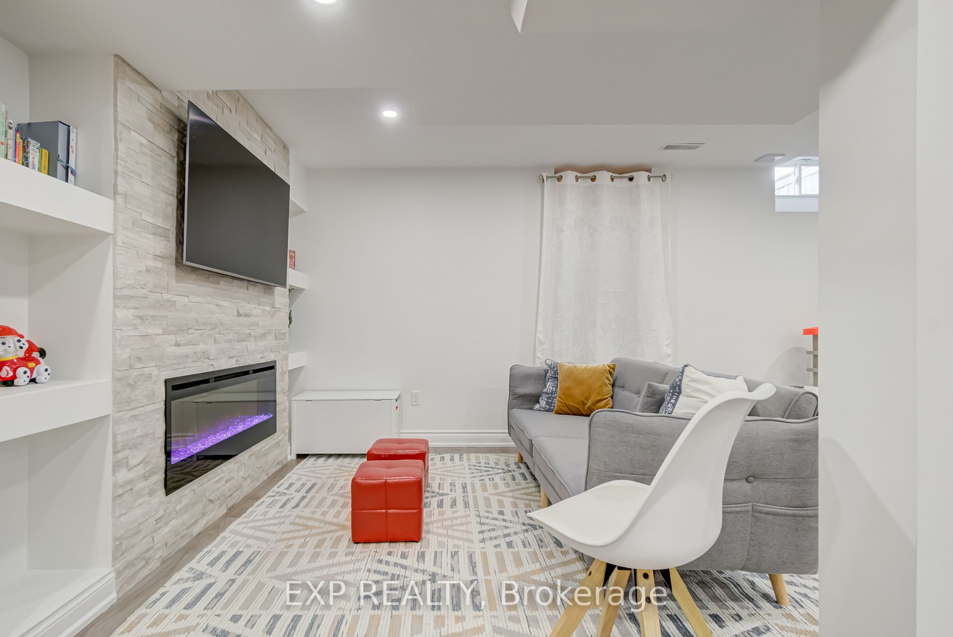 120 Black Maple Cres