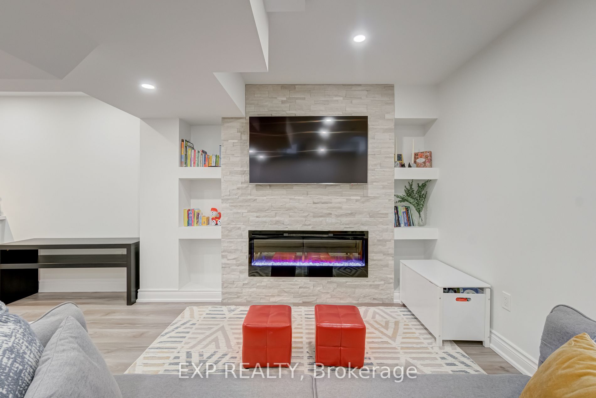 120 Black Maple Cres