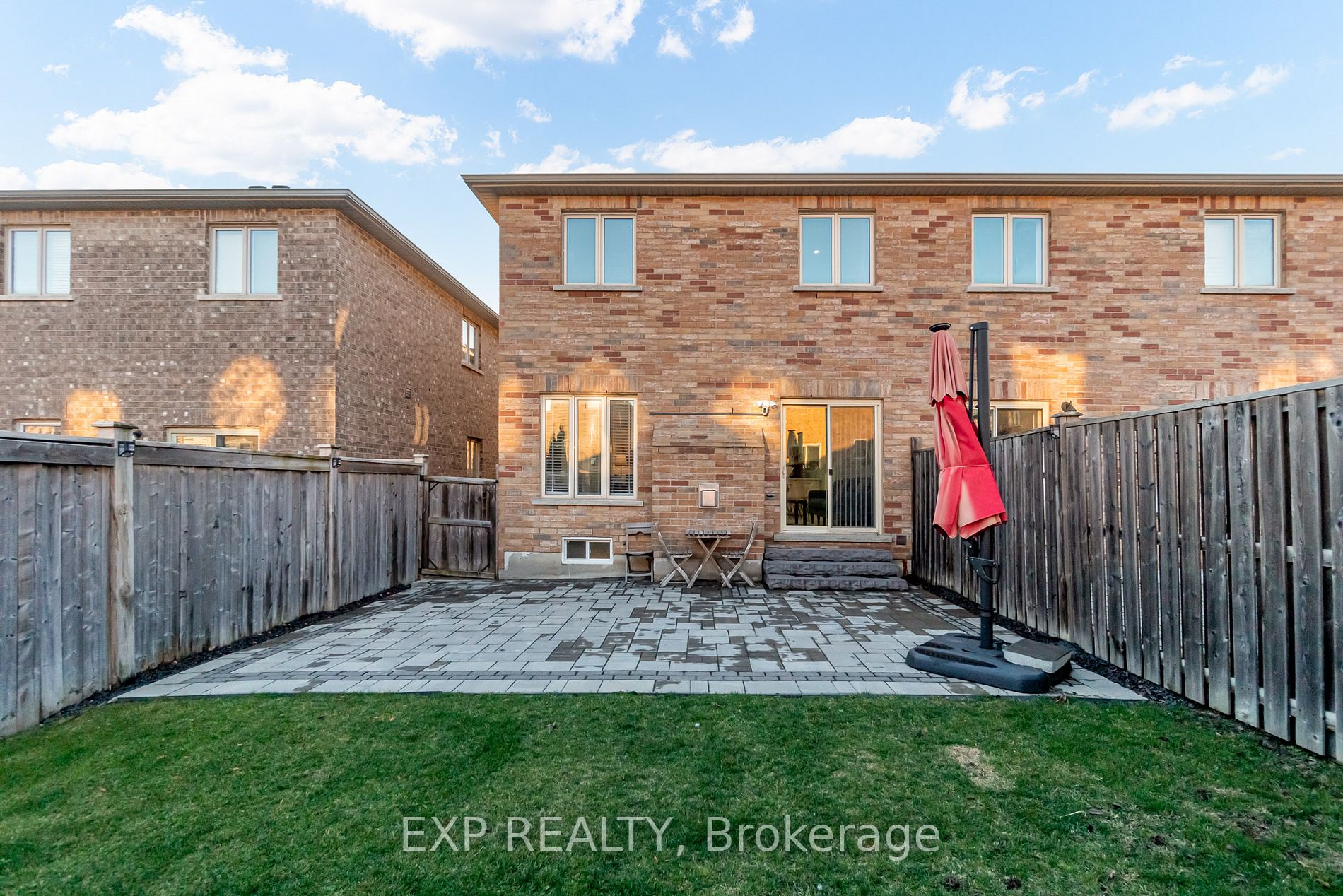 120 Black Maple Cres