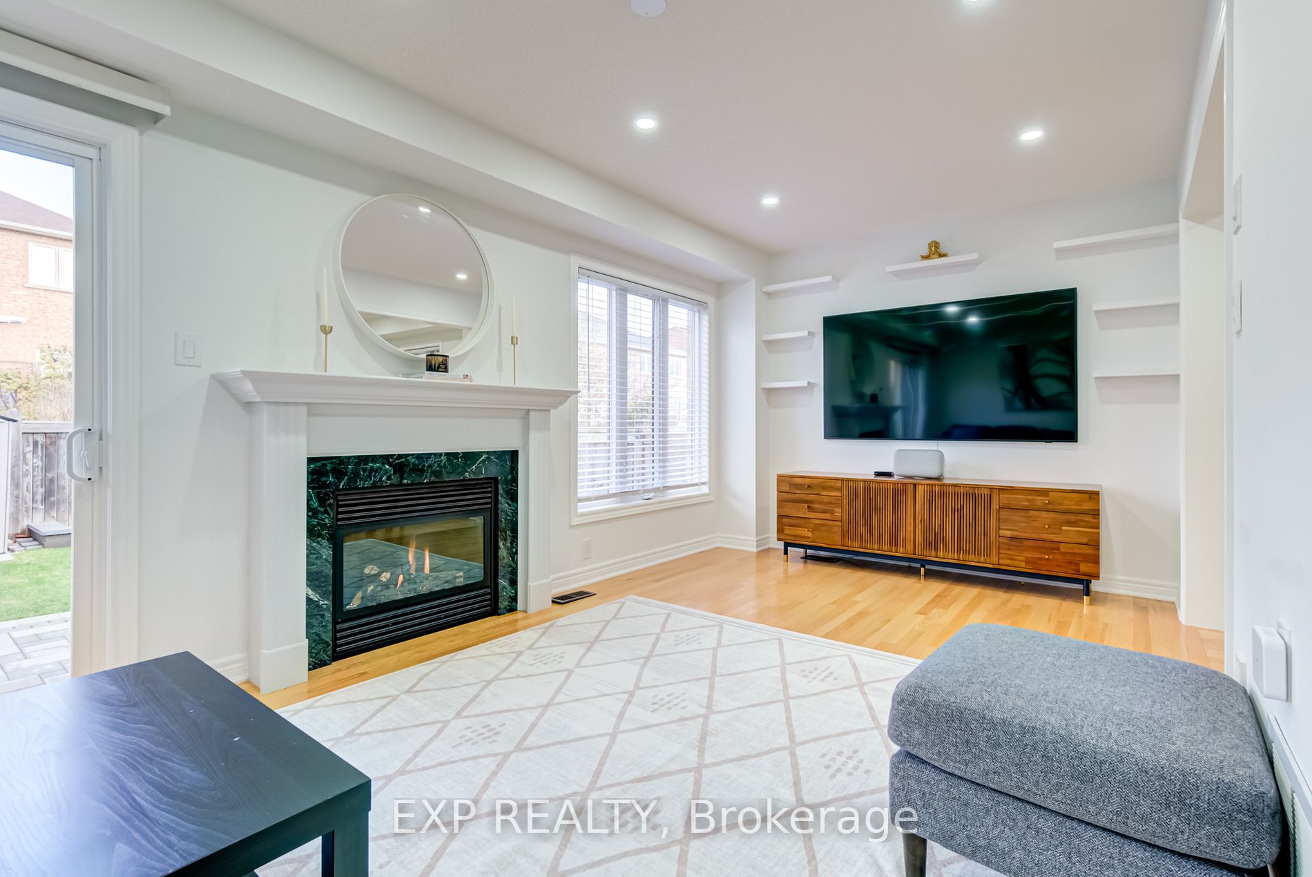 120 Black Maple Cres