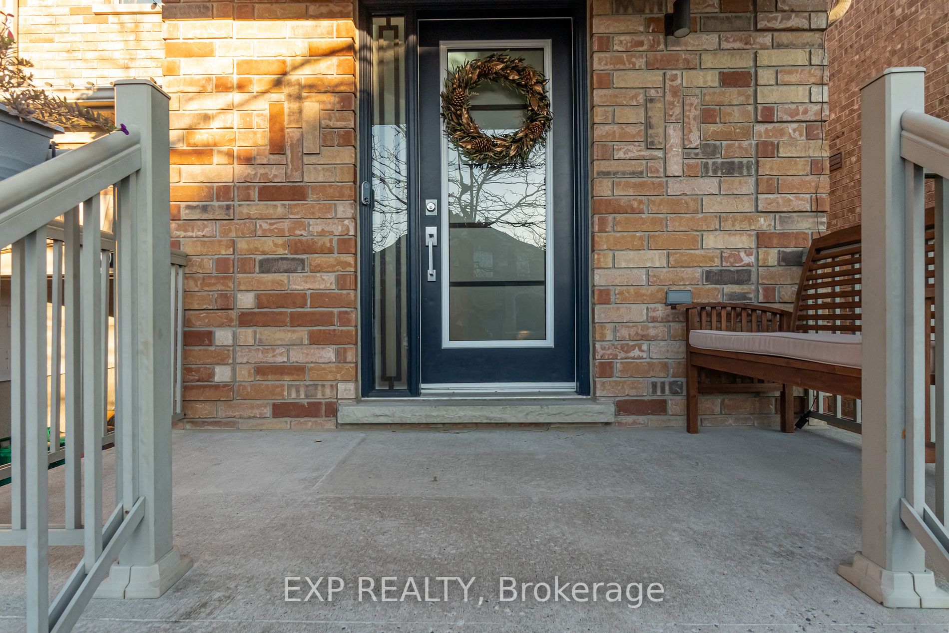 120 Black Maple Cres