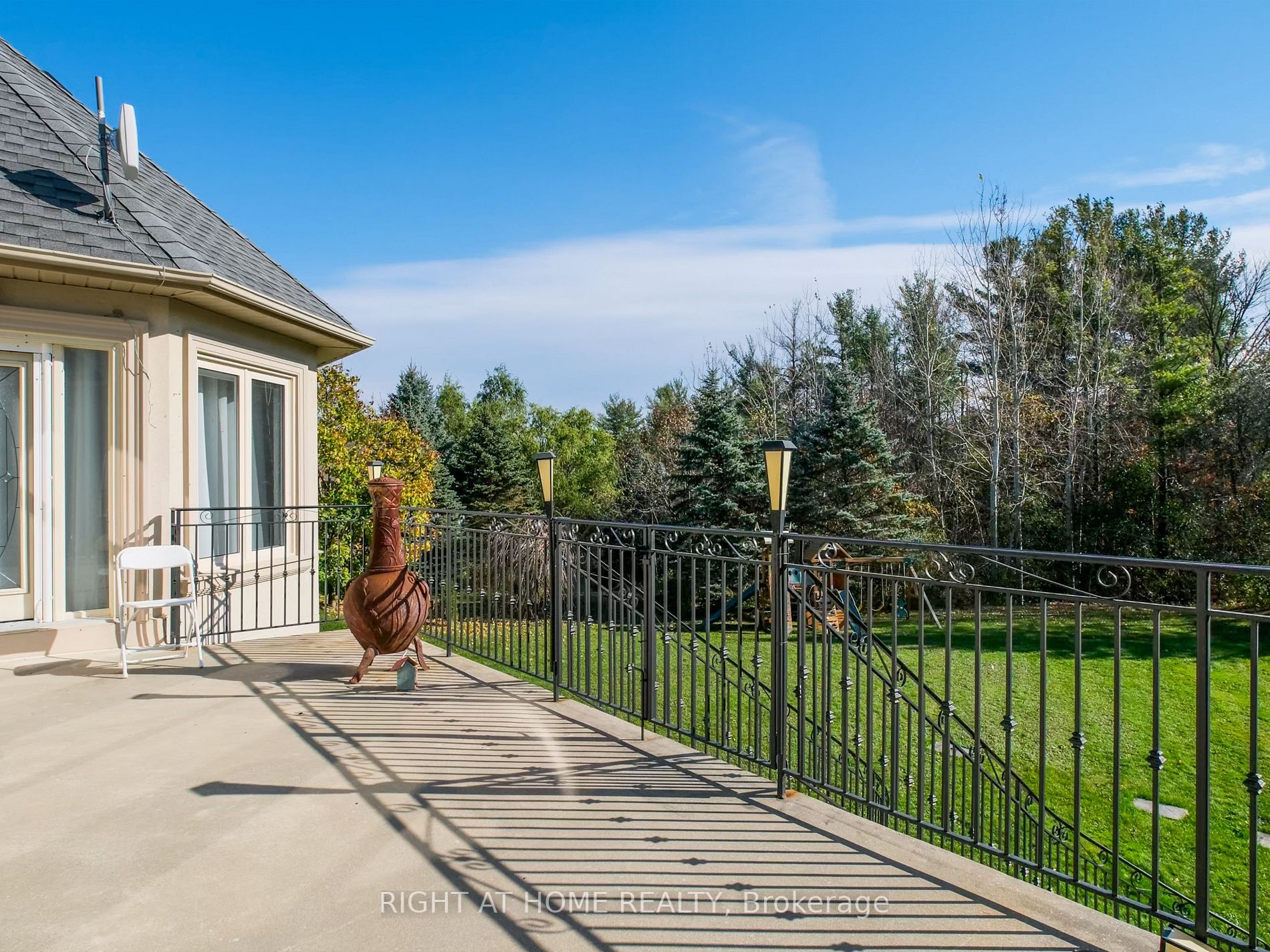 61 Charles Cooper Crt