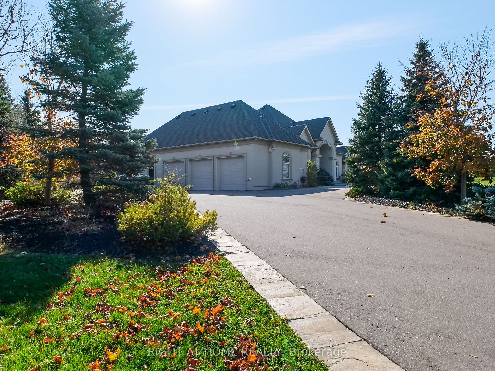 61 Charles Cooper Crt