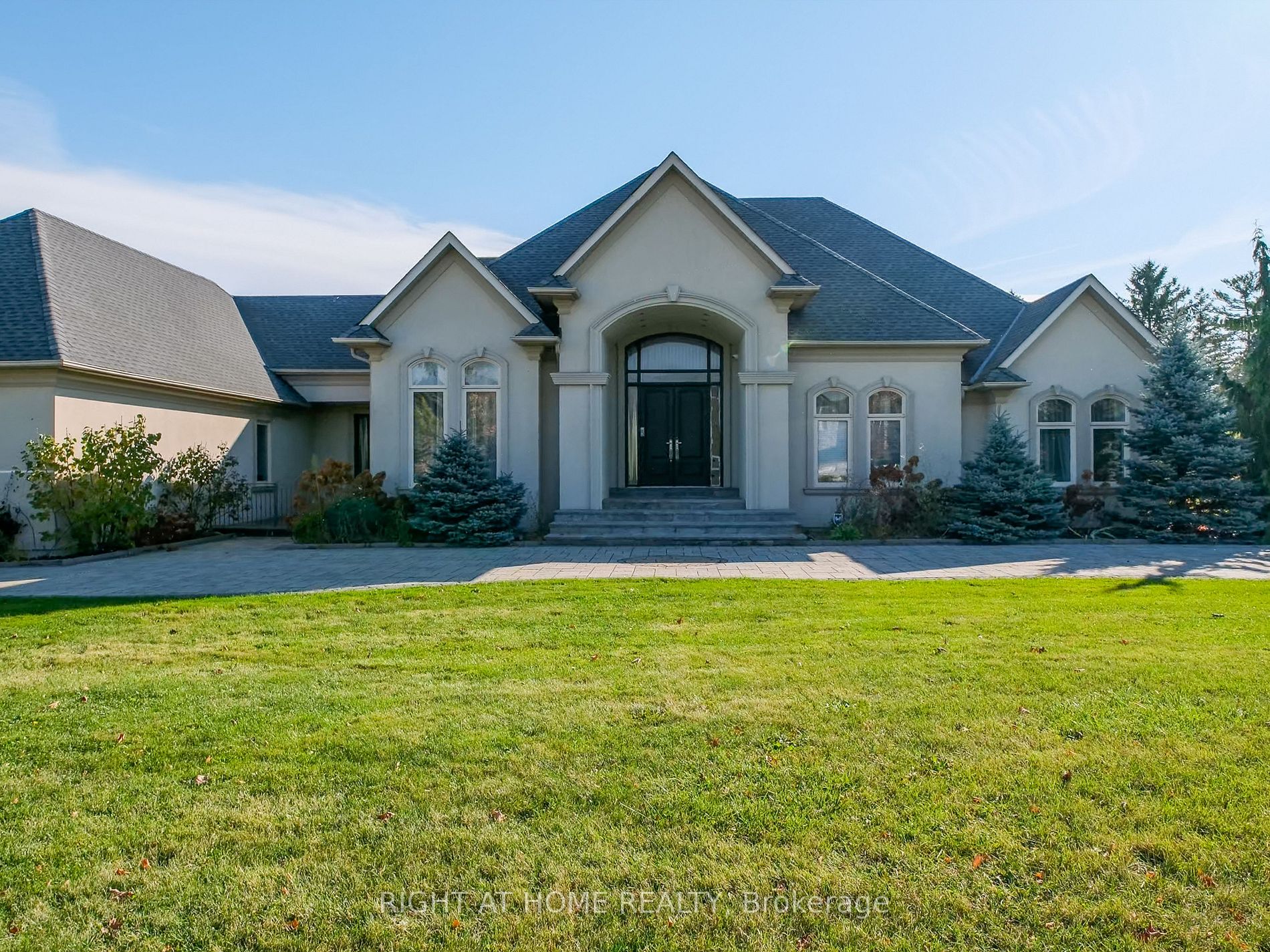 61 Charles Cooper Crt