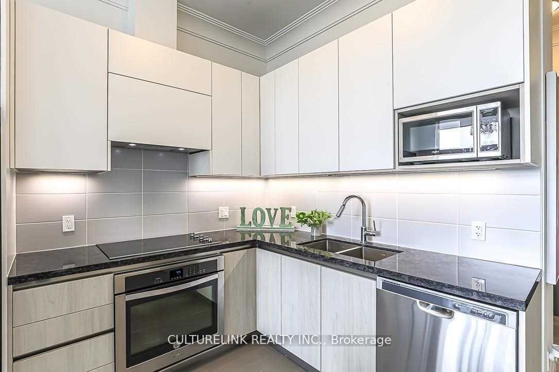 25 Water Walk Dr, #Ph03