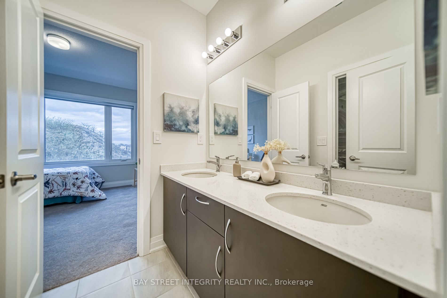 47 Longworth Ave