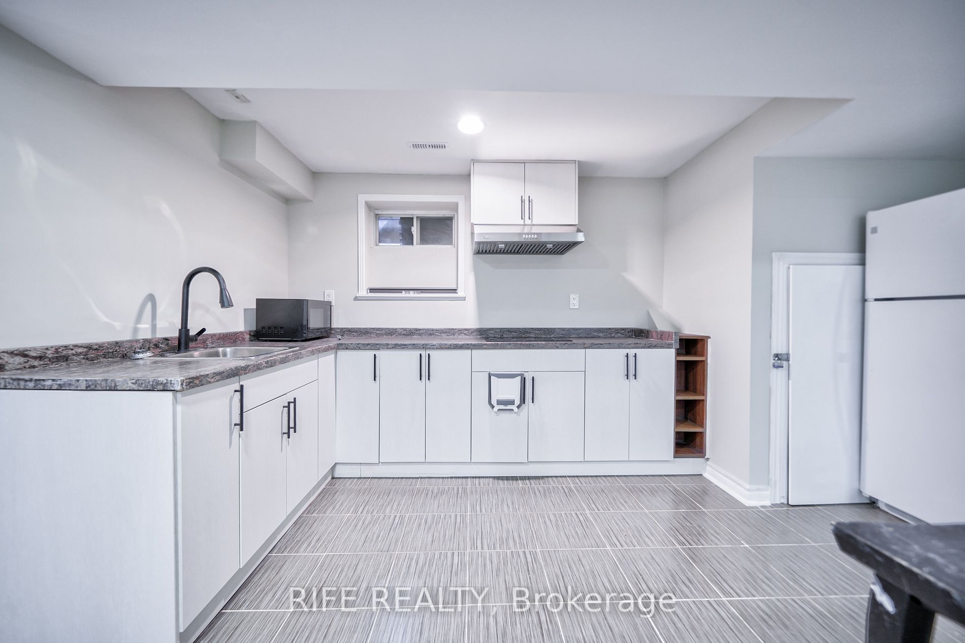 66 Greencroft Cres
