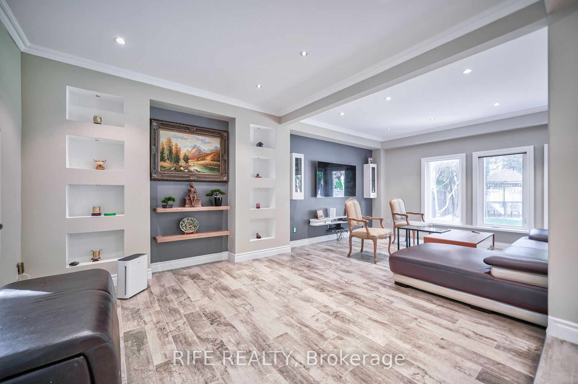 66 Greencroft Cres