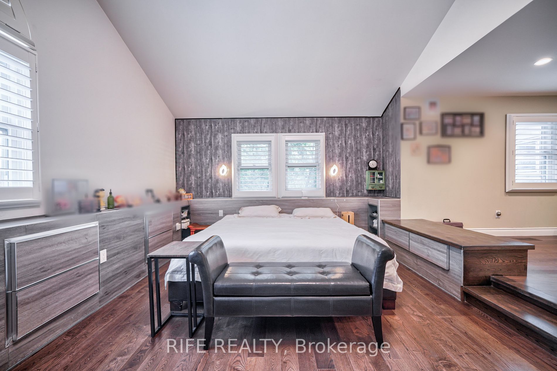 66 Greencroft Cres