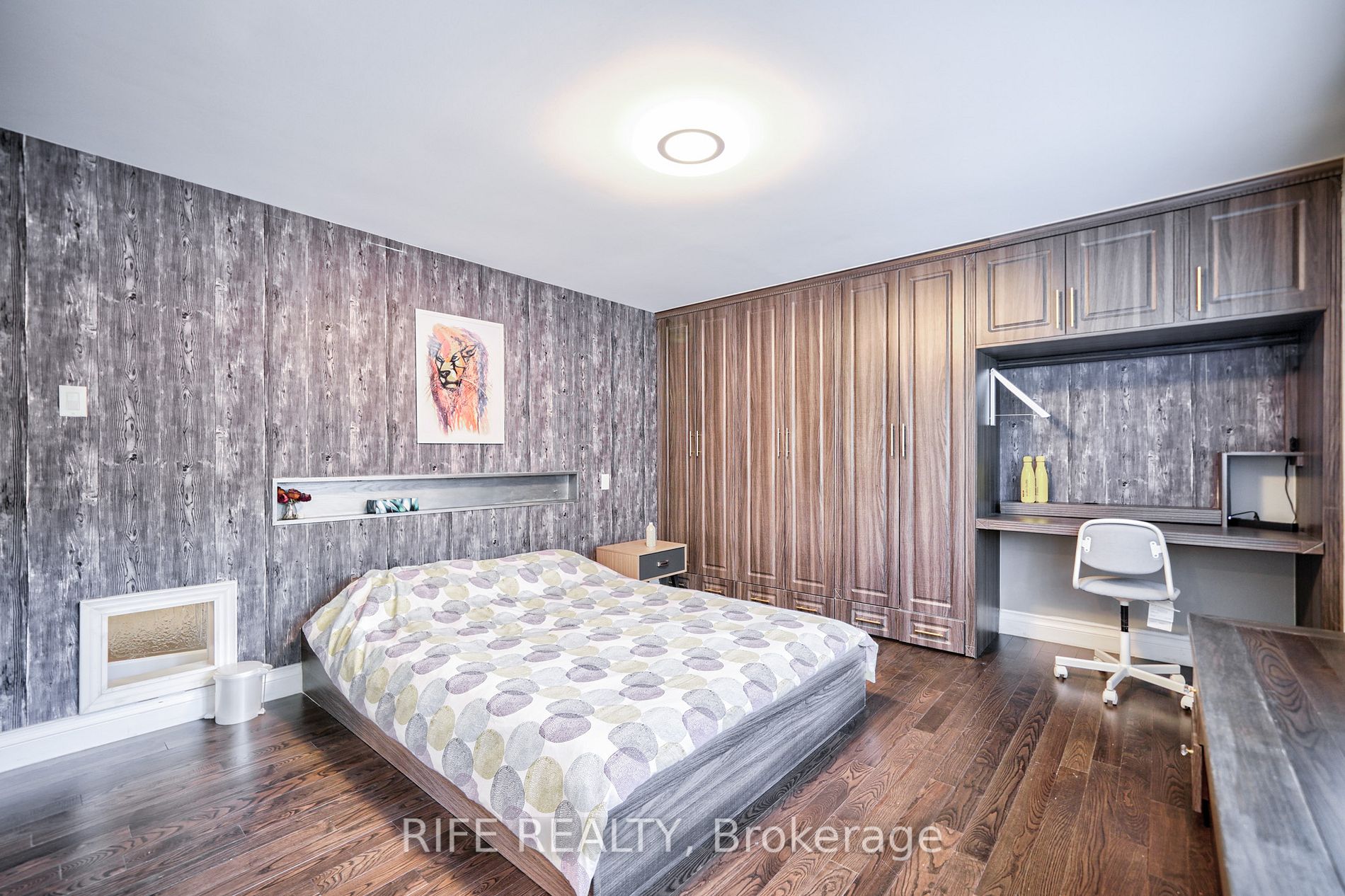 66 Greencroft Cres