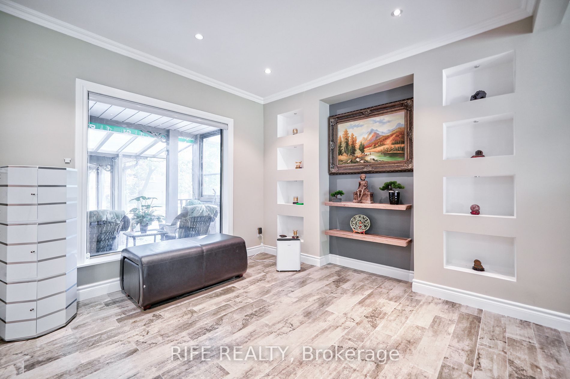 66 Greencroft Cres