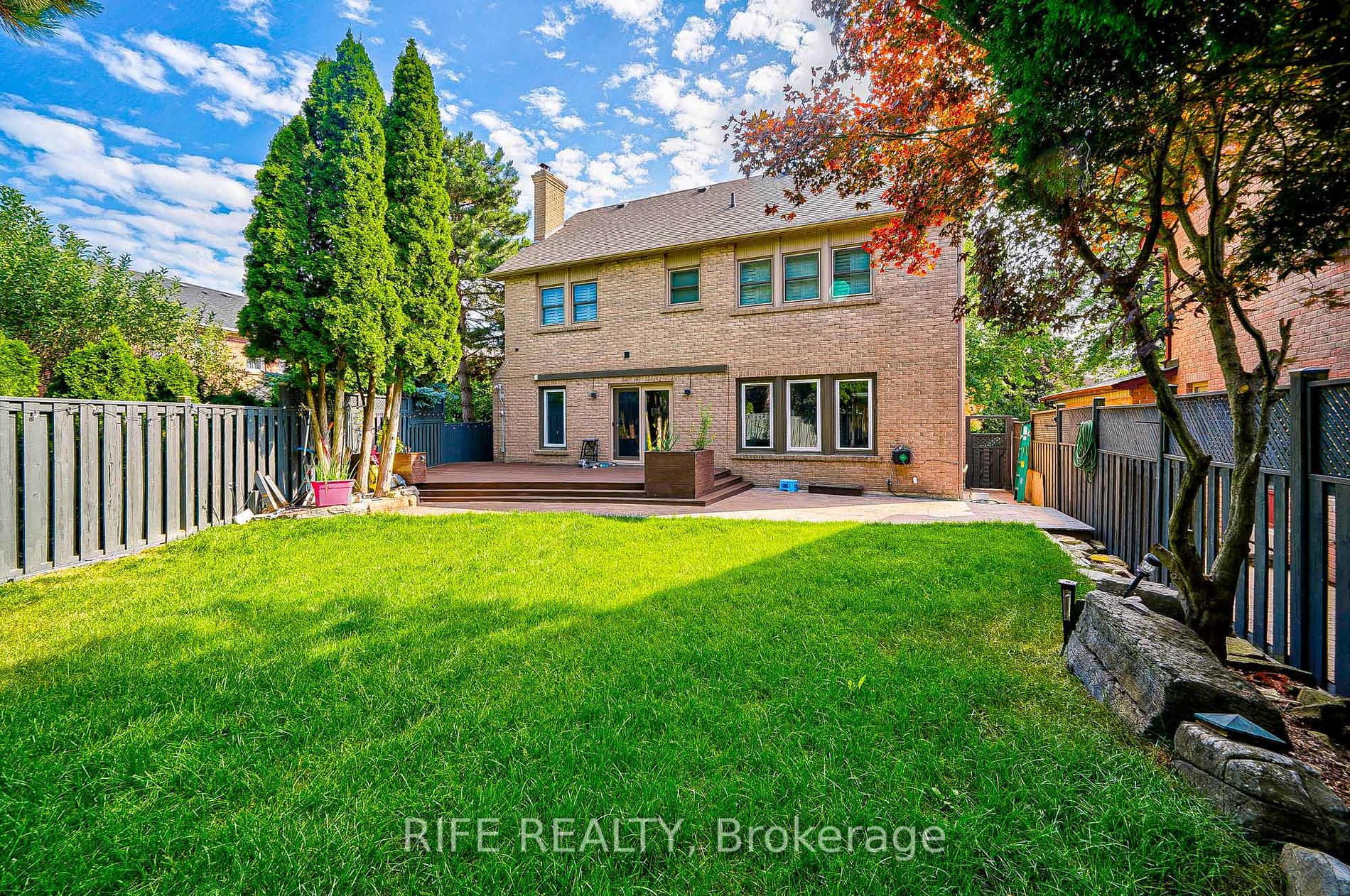 66 Greencroft Cres