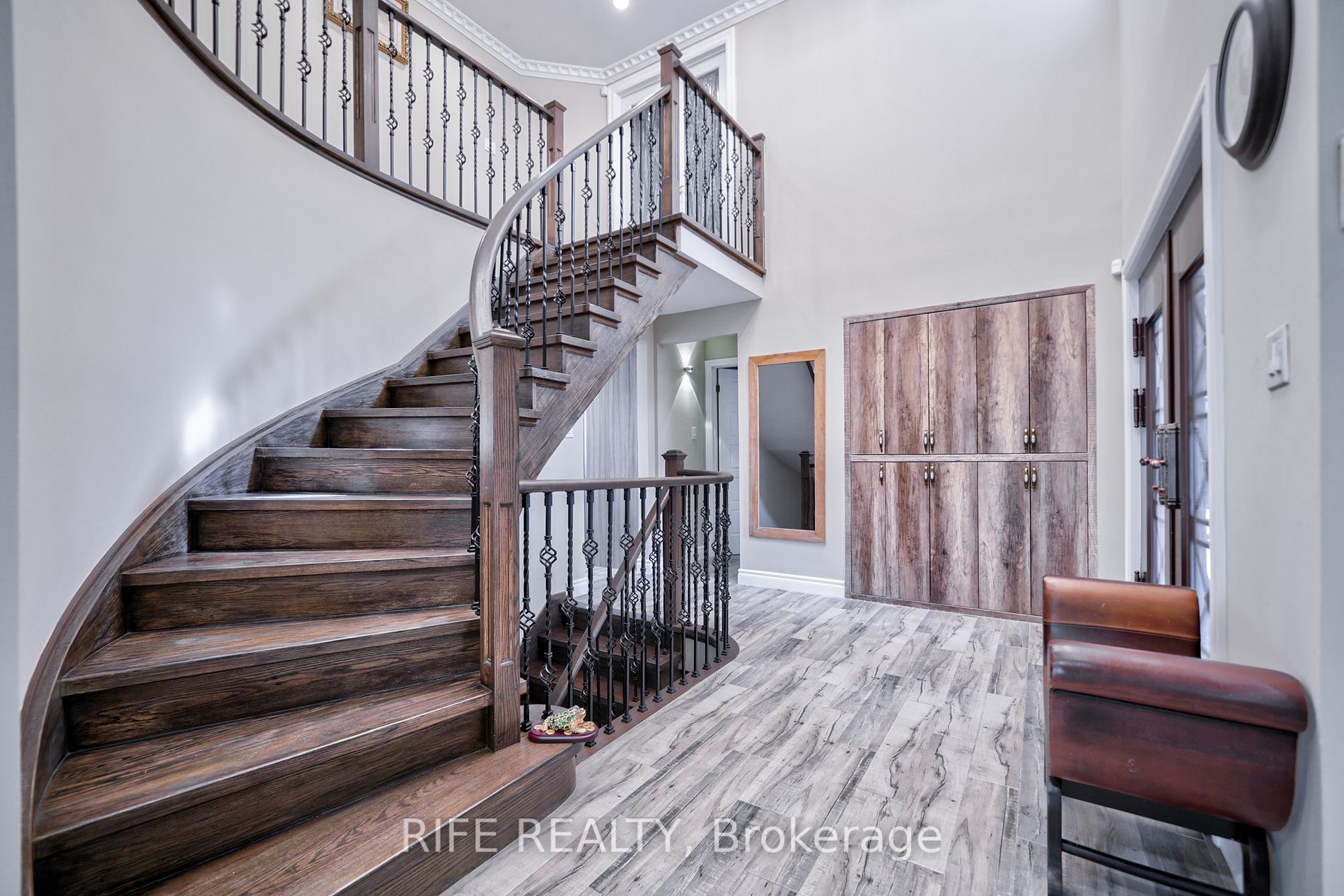 66 Greencroft Cres