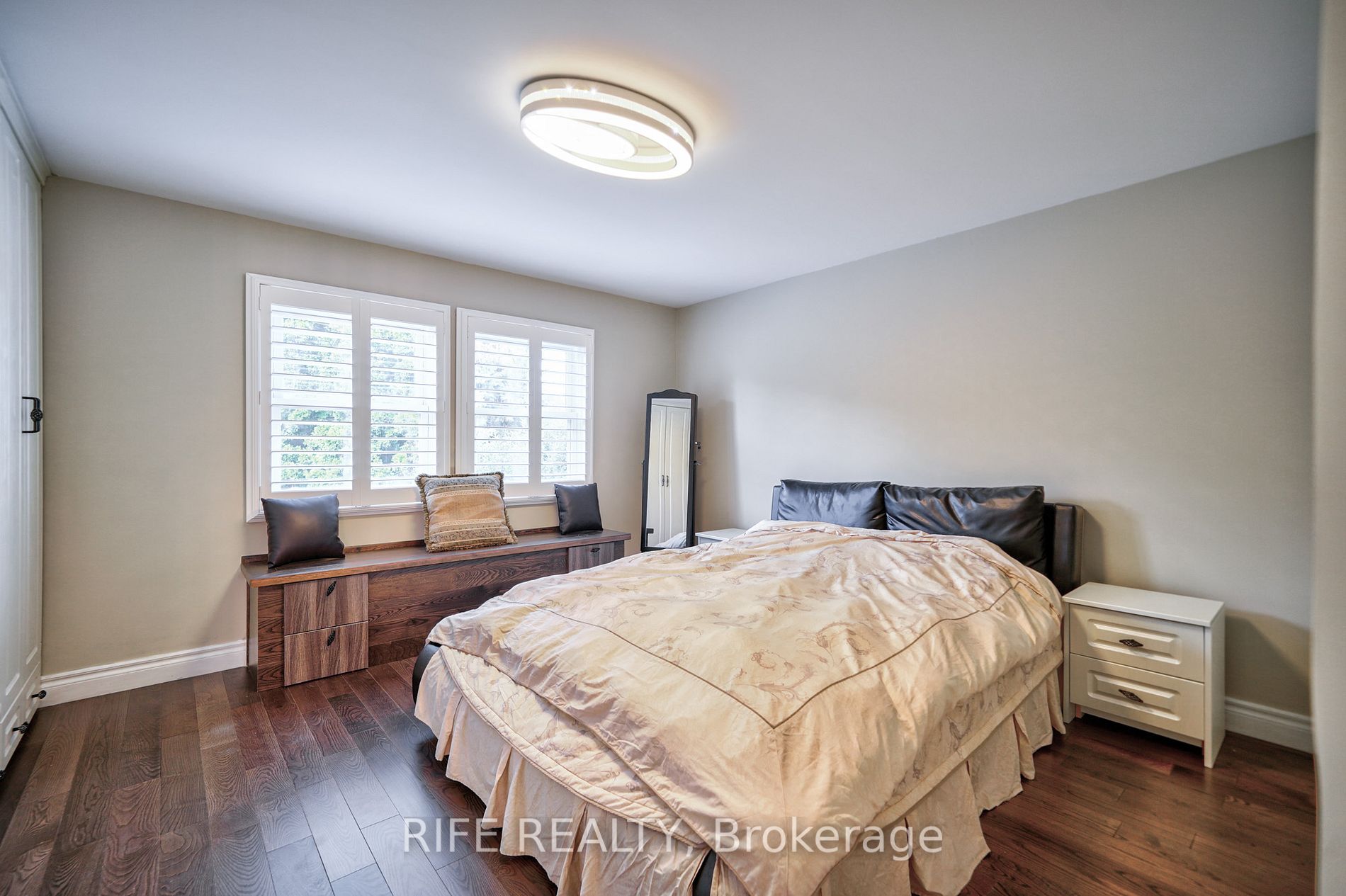 66 Greencroft Cres