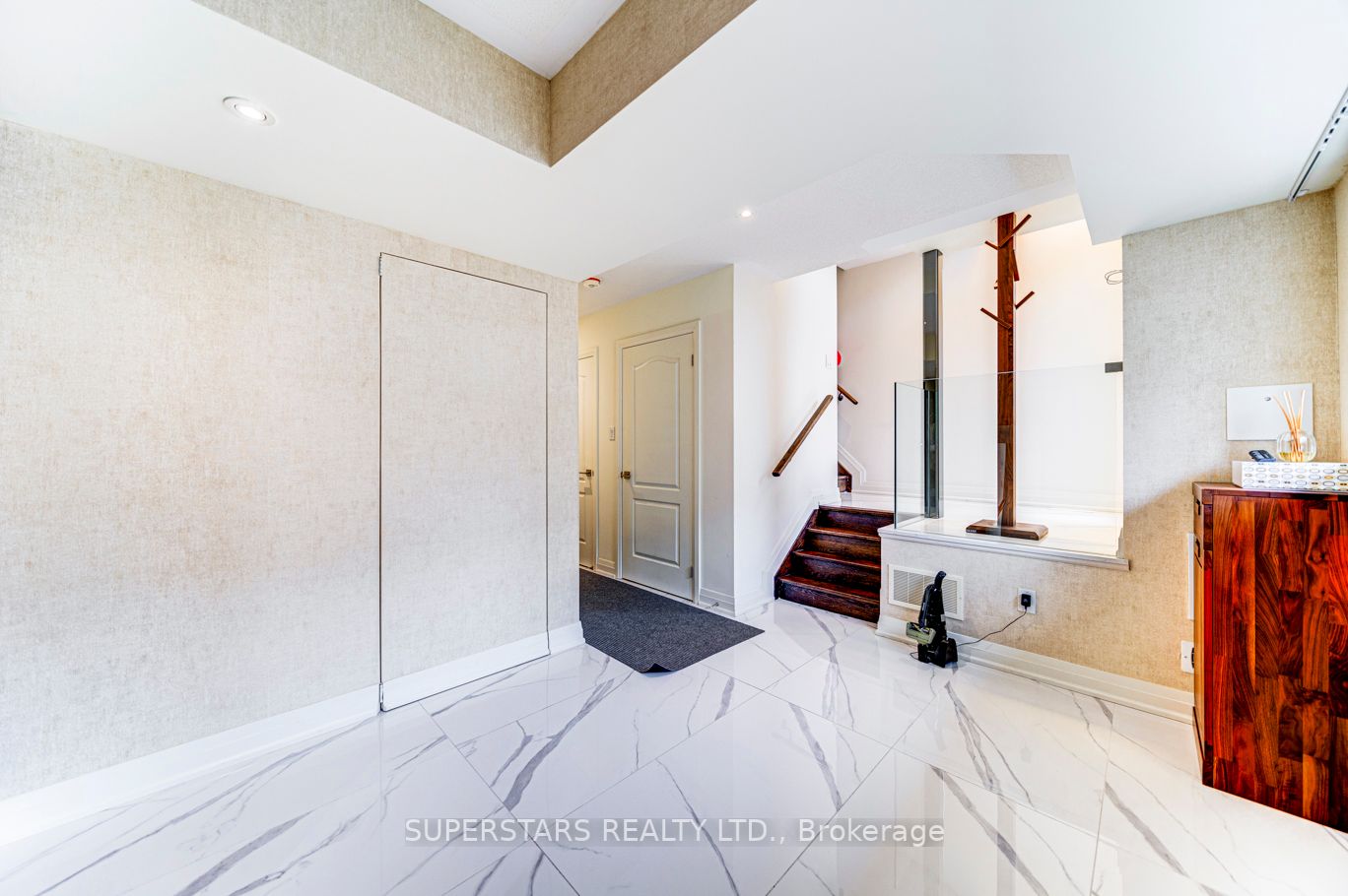 86 William Saville St