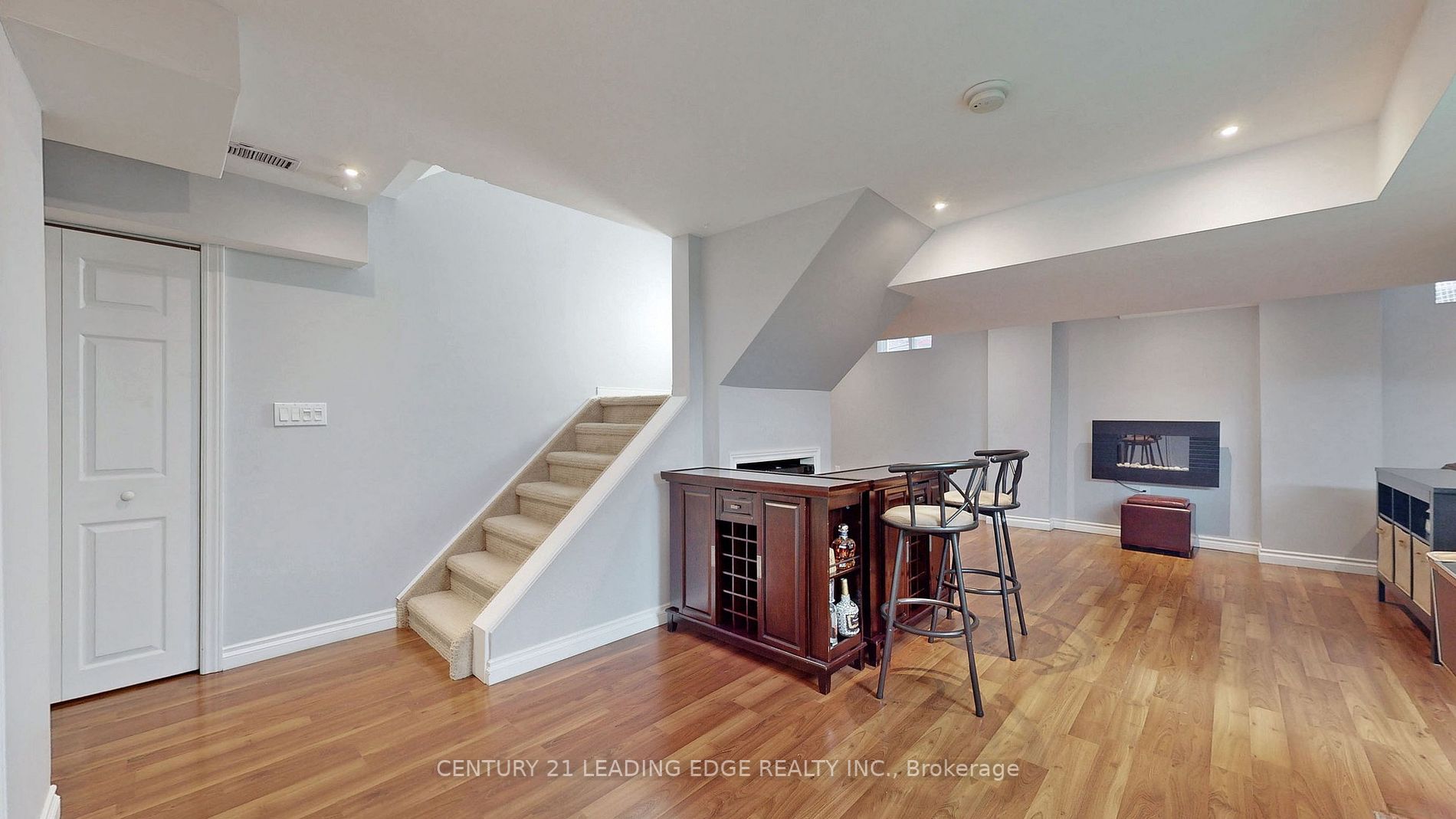 104 Fadine Rd