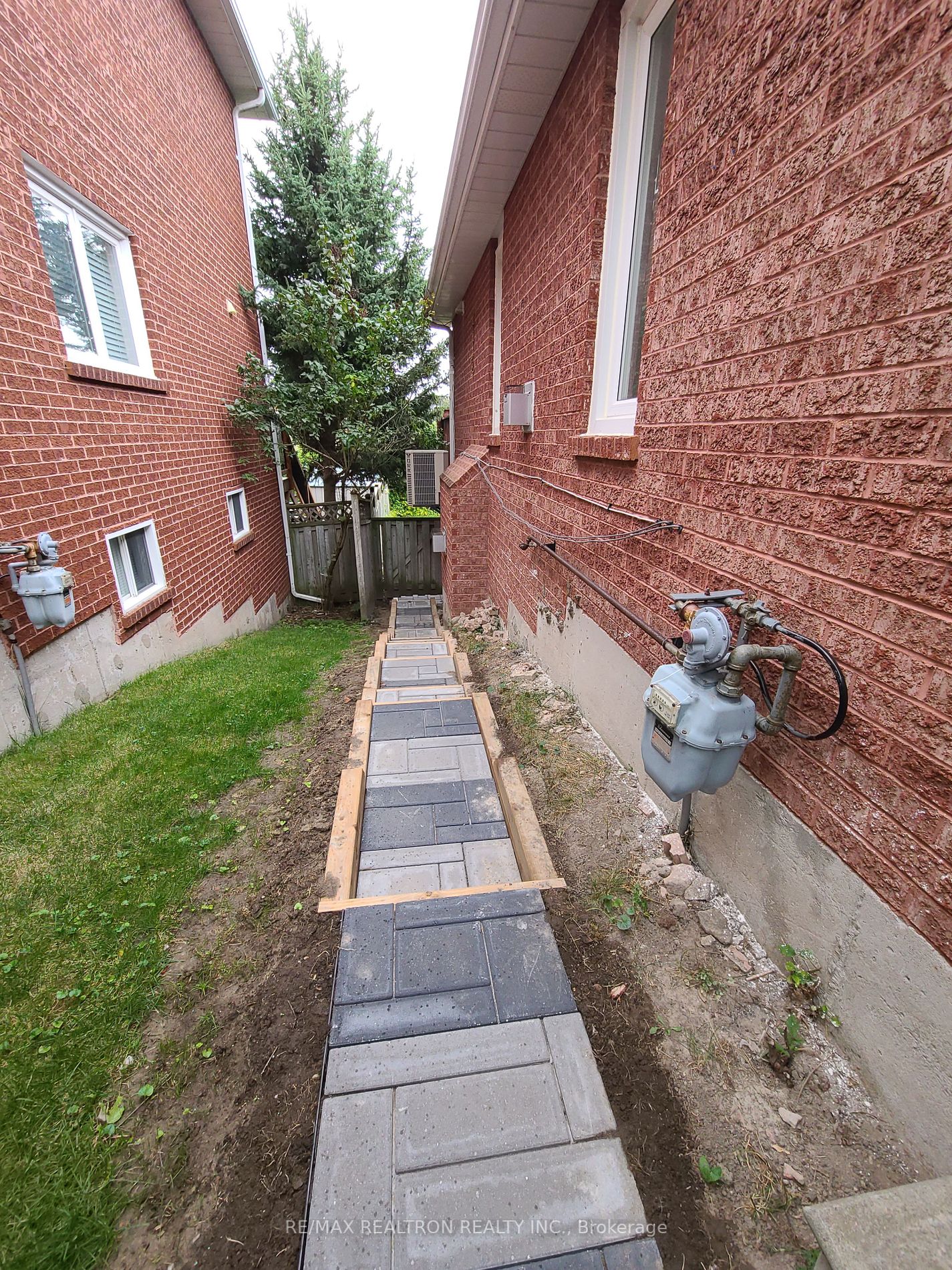 21 Parkside Crt