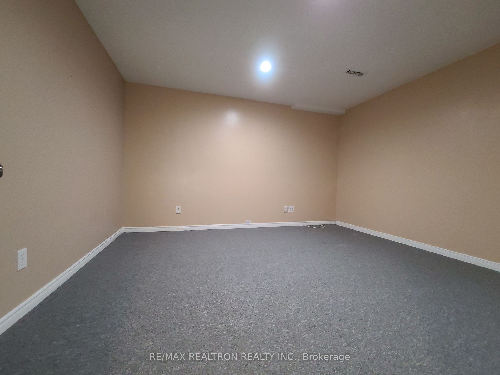 21 Parkside Crt