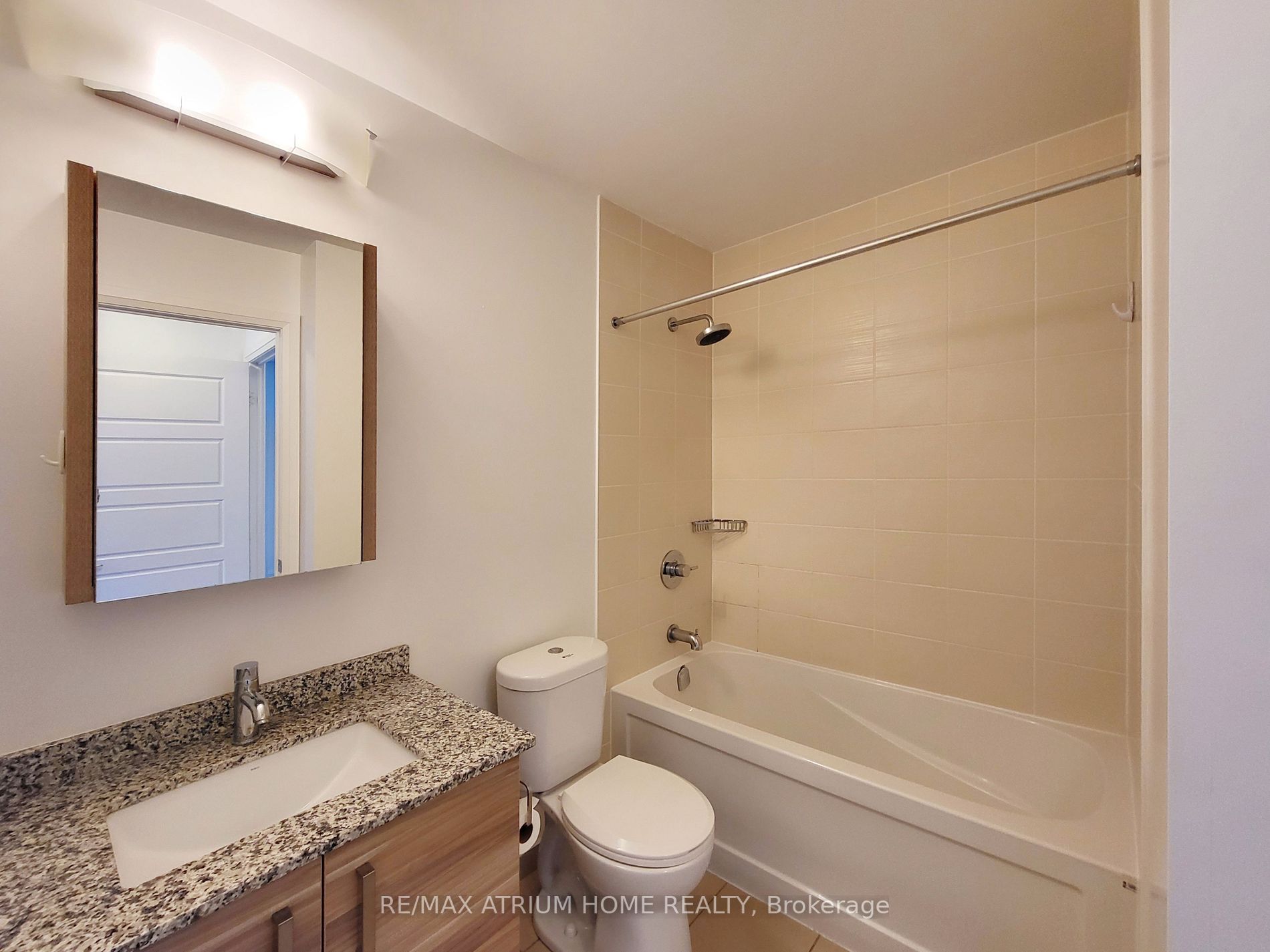 1 Uptown Dr, #317