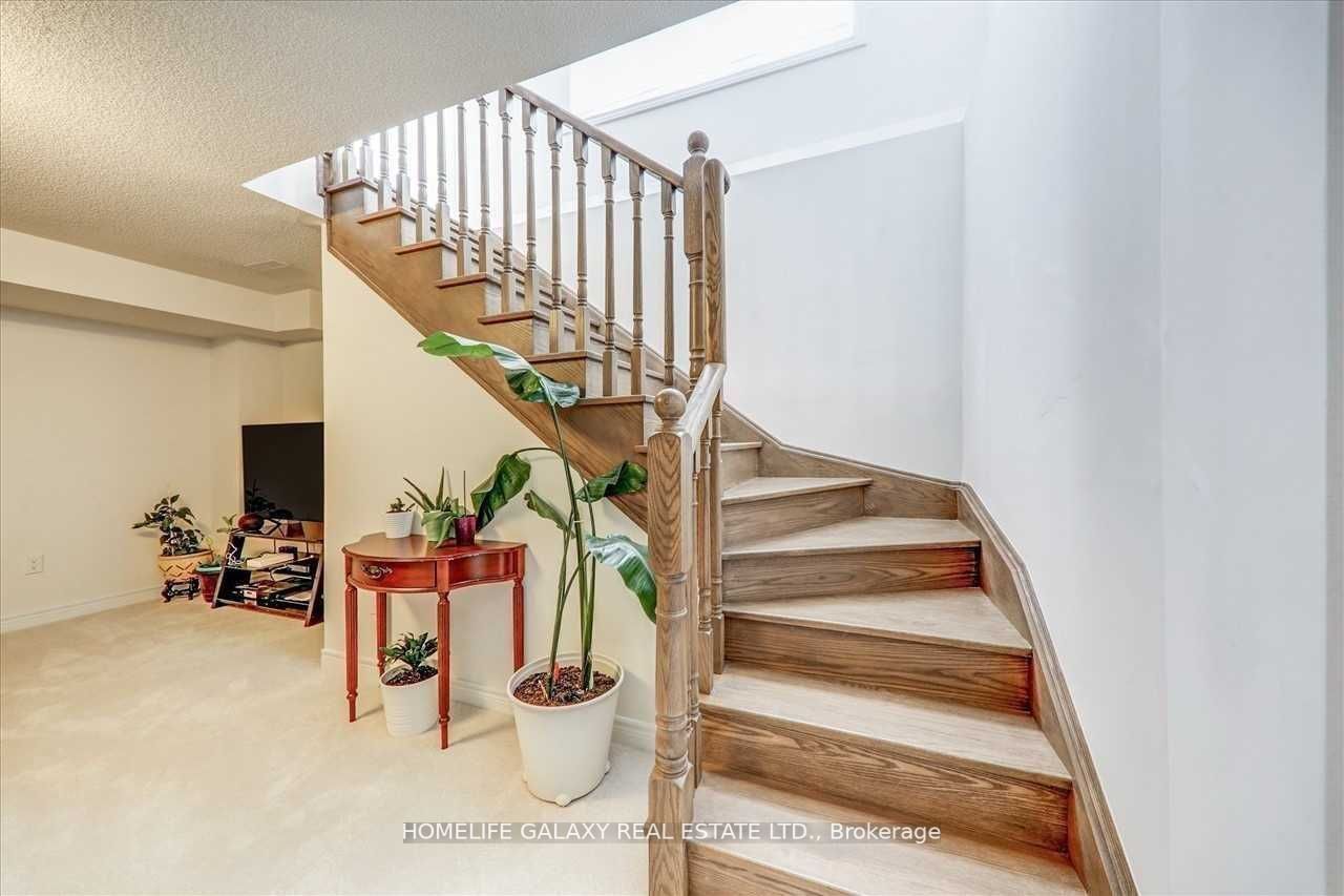 99 Wesmina Ave