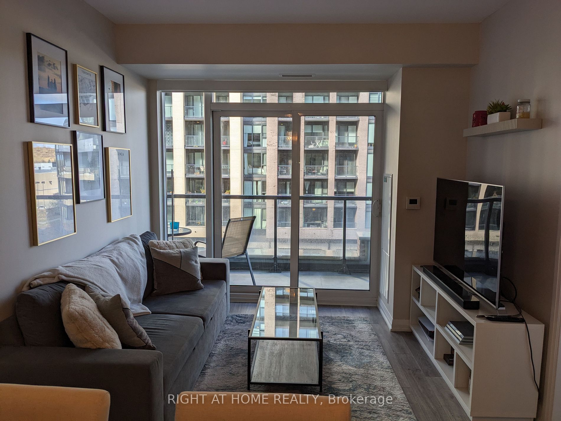 99 Eagle Rock Way, #402