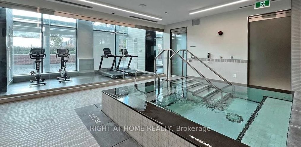 99 Eagle Rock Way, #402