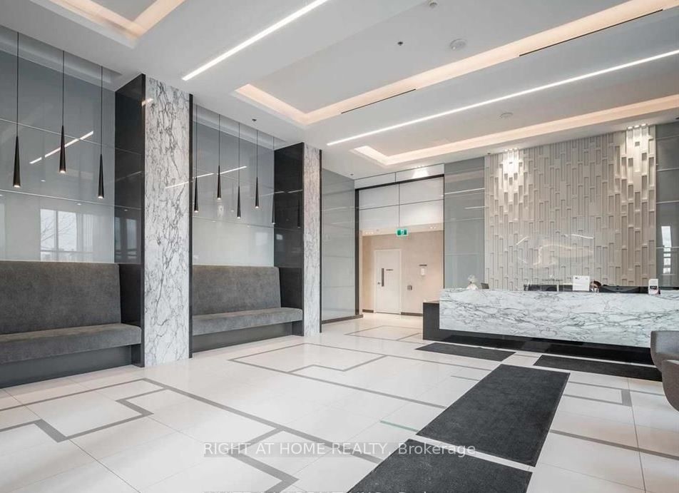 99 Eagle Rock Way, #402