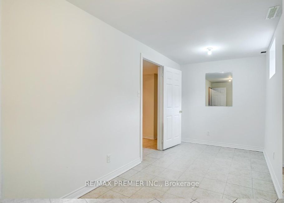 21 Casabel Dr