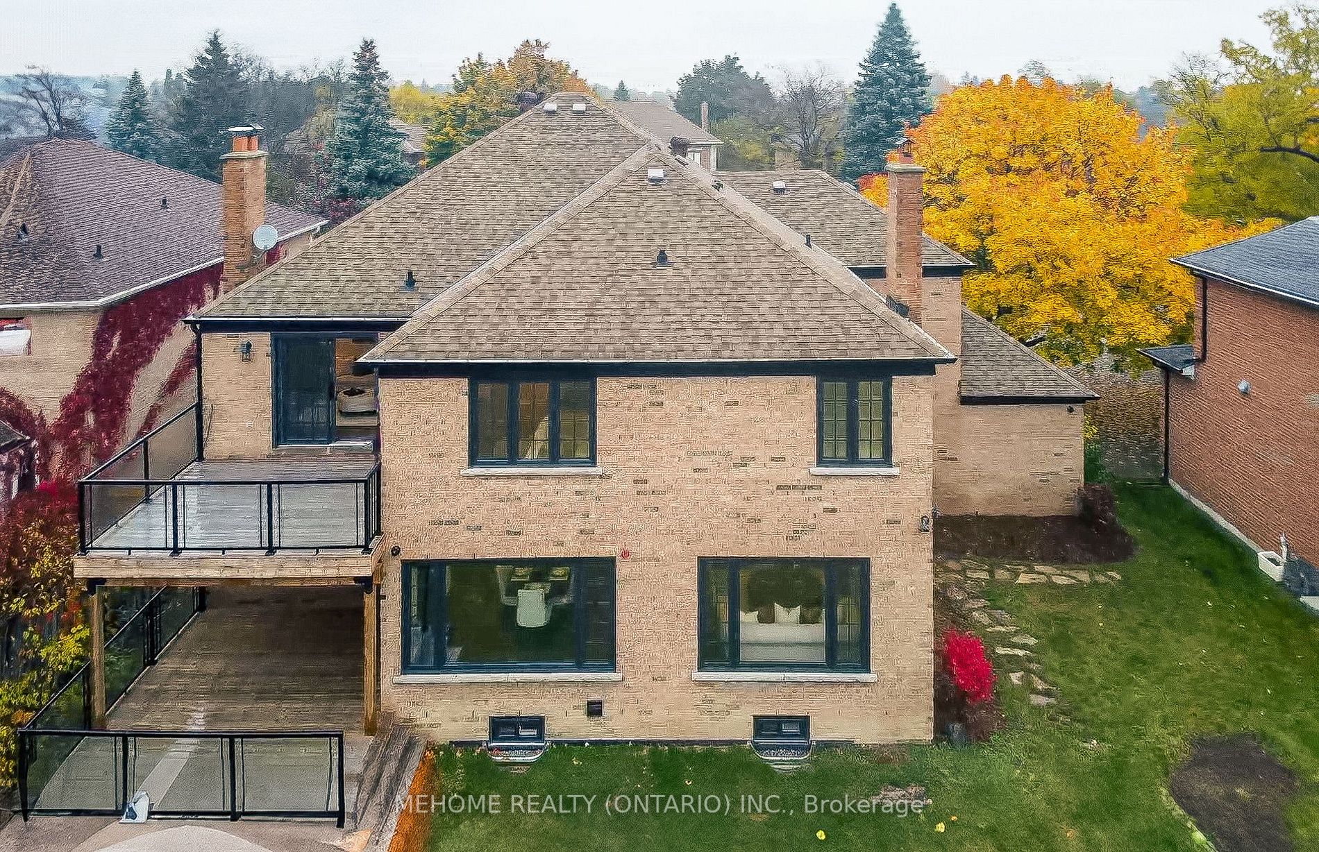 55 Hillholm Blvd