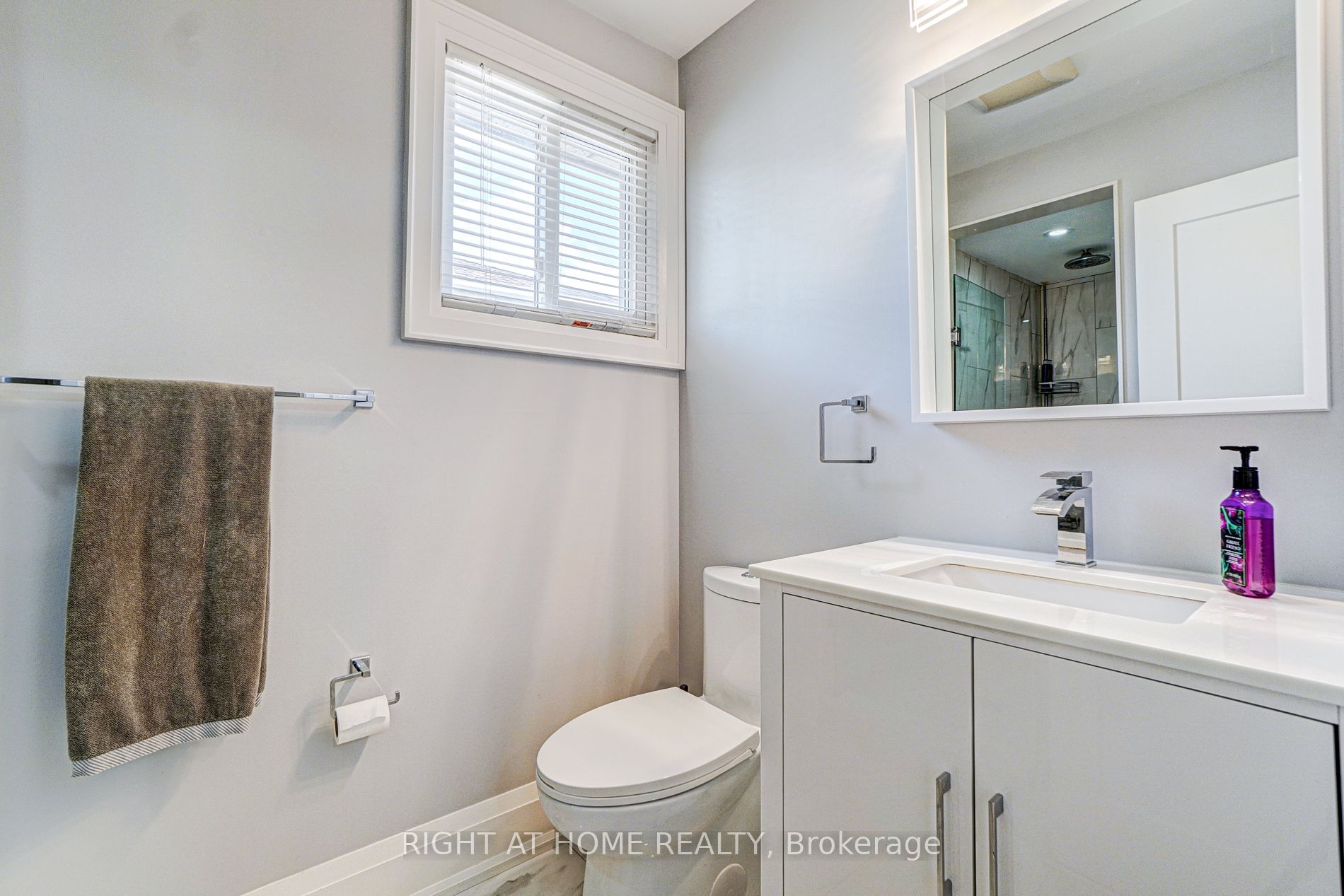 116 Crown Cres