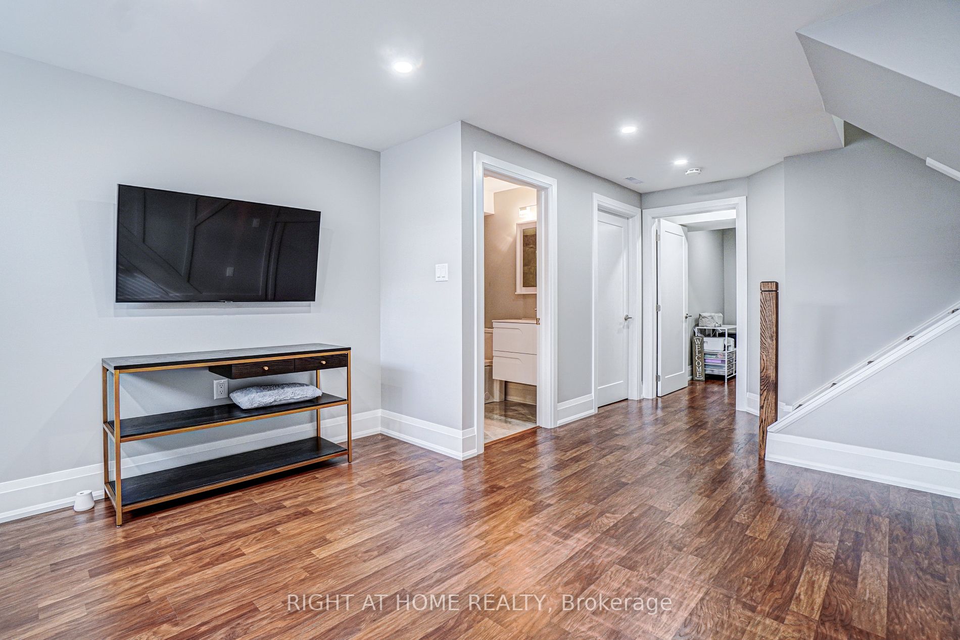116 Crown Cres